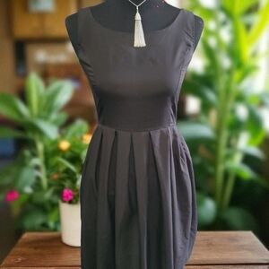 Elegant Black Sleeveless Dress